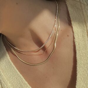 Ogrlica Sim Pop z mini bunkicami v rožnati barvi - 50 cm