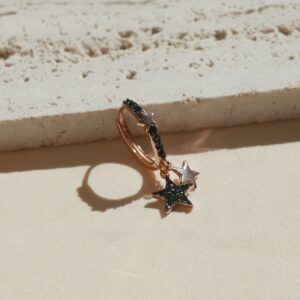 Mono uhan Sim Pop - Rinka s črnimi cirkoni in dvema zvezdicama