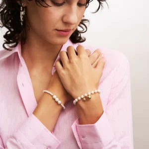 ZAPESTNICA S PERLAMI NA ELASTIČNEM TRAKU