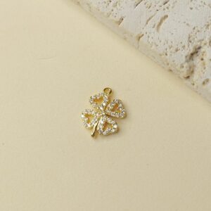 Obesek deteljica s cirkoni - rumena