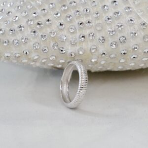 Sim Pop - Prstan z rebrasto teksturo - srebrn