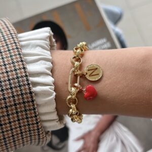 Obesek črka N v medaljončku rumen - ⌀ 12 mm