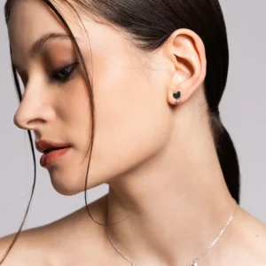 UHANI S SRČKOM IN CIRKONOM V SREBRNI BARVI