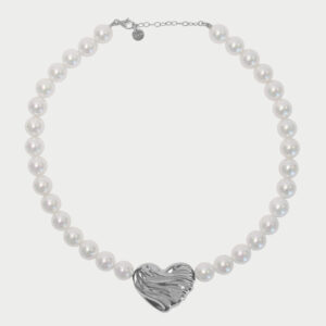 BOLD HEART ogrlica s perlami in srčkom - srebrna