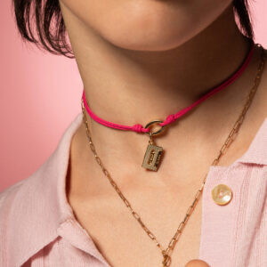 CHARM BAR obesek kaseta - rumena