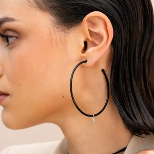 GIPSY CHIC - Uhani velike rinke - črn emajl